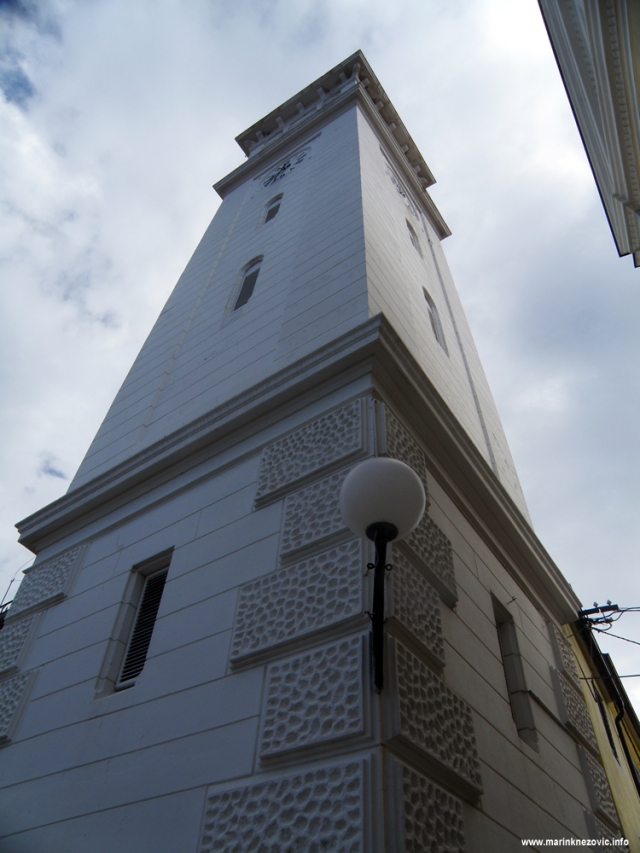 Novi Vinodolski, Crkva sv. Filipa i Jakova